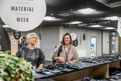 Kokkola Material Week 2022 osallistujia, Niina Grönqvist ja Petra Maunula Hycamite TCD Technologies Oy
