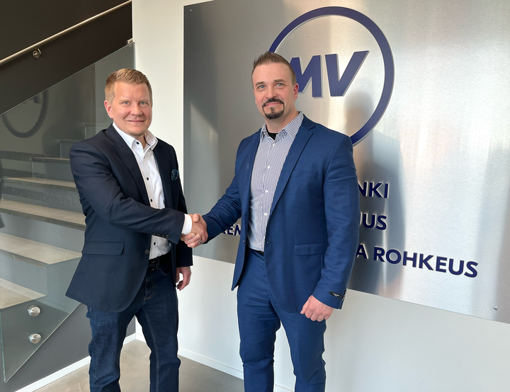 MV-Jäähdytys ja Nordic Climate Group Suomi jatkavat kasvuaan uuden kipparin voimin. Vasemmalla uusi toimitusjohtaja Jyrki Martikainen vieressään Ilpo Mäkelä.