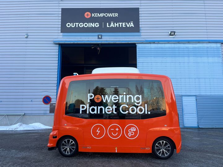 The electric robot bus will reshape the transportation of power modules between the production areas, improving operational efficiency.