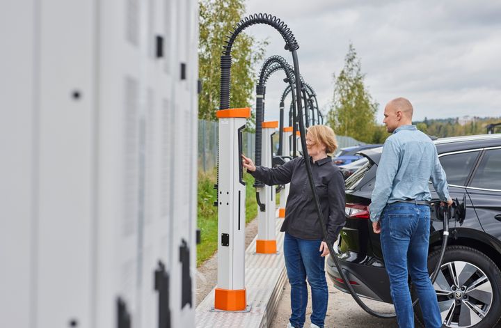 Kempowers nästa generations laddplattform med kiselkarbidteknik (SiC) bygger på tillförlitligheten och den beprövade designen hos företagets tidigare laddplattform.