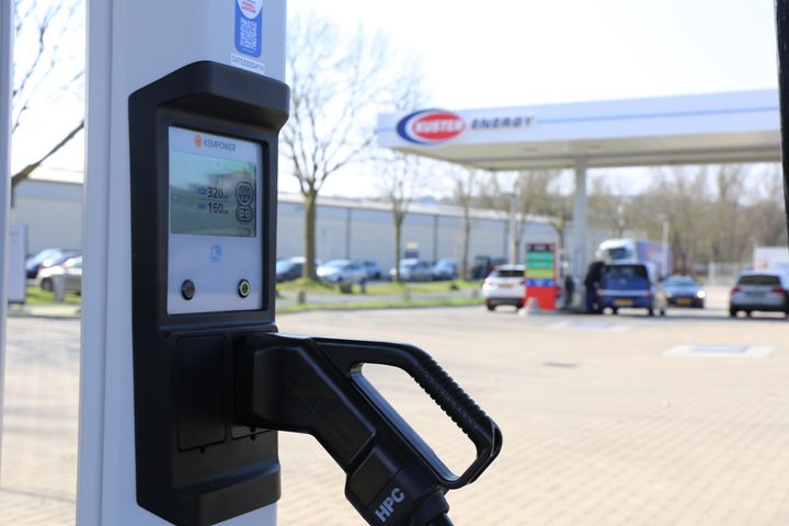 After the successful qualification of Eichrecht certification in late summer 2023, Kempower is now also able to provide charging technology for public charging stations in Germany.