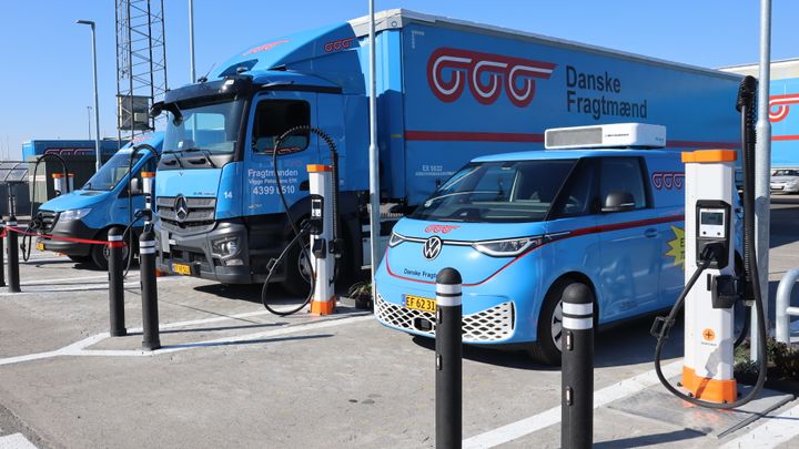 The site has a Kempower Satellite charging system, with four Kempower Satellites, each capable of delivering up to 400kW of ultra-fast charging.