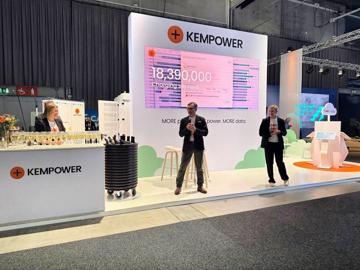 Kempower lanseerasi päivitetyn latausratkaisun Nordic EV Summit -tapahtumassa, Oslossa.
