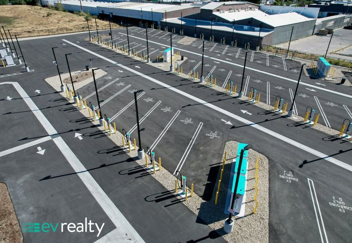 Kempower and EV Realty are improving access to reliable, scalable charg-ing solutions for fleet operations with the opening of a multifleet truck charging hub in San Bernardino, California.