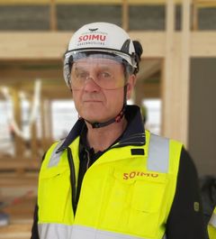 Joensuulaiselle Eero Mustoselle on myönnetty 19.4.2024 rakennusneuvoksen arvonimi. Mustonen tunnetaan joensuulaisen Rakennusliike Soimu Oy:n perustajana ja pitkäaikaisena yrittäjänä.