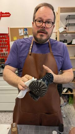 Suutarimestari Ville Hasala.