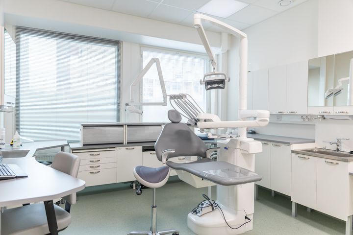 Niittykummun hammashoitolassa on hyvät puitteet, jotka tarjoavat työntekijöille tehokkaat, modernimmat tilat ja työskentelyvälineet.