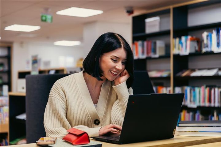 Itseajanvaraus on keskeinen osa nykyaikaista sosiaali- ja terveydenhuoltojärjestelmää ja asiakkaan kokemusta. Kun asiakas voi itse valita sopivan ajan, peruutuksetkin vähenevät.