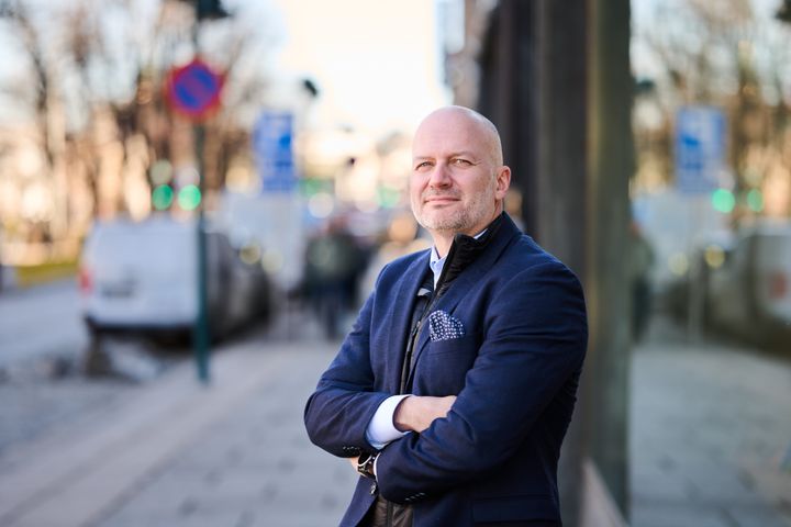 "Suomalaiset ymmärtävät hyvin, että fyysinen ja digitaalinen turvallisuus muodostavan yhdessä kokonaisturvallisuuden, jota on selkeä johtaa samasta paikasta. 94 prosentissa suomalaisorganisaatioissa toimitila- ja tietoturvallisuus on vähintään osittain yhdistetty samaan organisaatioon", Loihteen toimitusjohtaja Samu Konttinen kertoo.