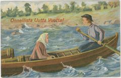 Hattupäinen mies ja huivipäinen nainen soutuveneessä kesäisessä maisemassa.