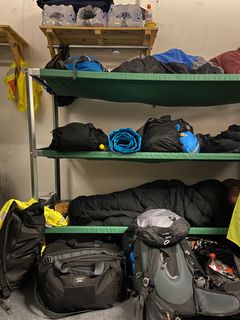 Kun tilaa on rajallisesti, on suojaan syytä ottaa mukaan vain välttämättömimmät tarvikkeet.