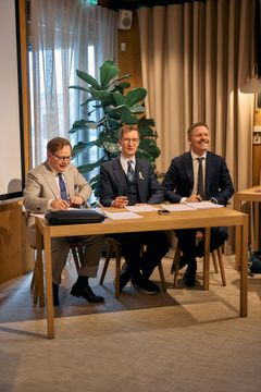 Tuomareista osa: Markus Lohi, Oras Tynkkynen ja Heikki Vuornos.