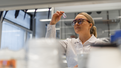 Desentumin tavoite on, että koivuallergiarokotteella olisi myyntilupa vuonna 2032, kissa-allergiarokotteella 2034 ja maapähkinäallergiarokotteella 2035. Liiketoiminnan näkökulmasta yhtiön tavoite on viedä tuote faasiin II ja edetä sen jälkeen lisensointiin, yritysjärjestelyyn tai listautumiseen.