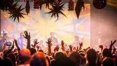 Eternal Erection villitsi yleisöä marraskuun alussa Funky Elephant Festivalin pääesiintyjänä. Molemmat tahot, legendaarinen Funky Elephant -festivaali ja Eternal Erection juhlivat loppuunmyydyssä illassa Helsingin Korjaamolla 30-vuotista taivaltaan. Kuva: Jussi Ruusila