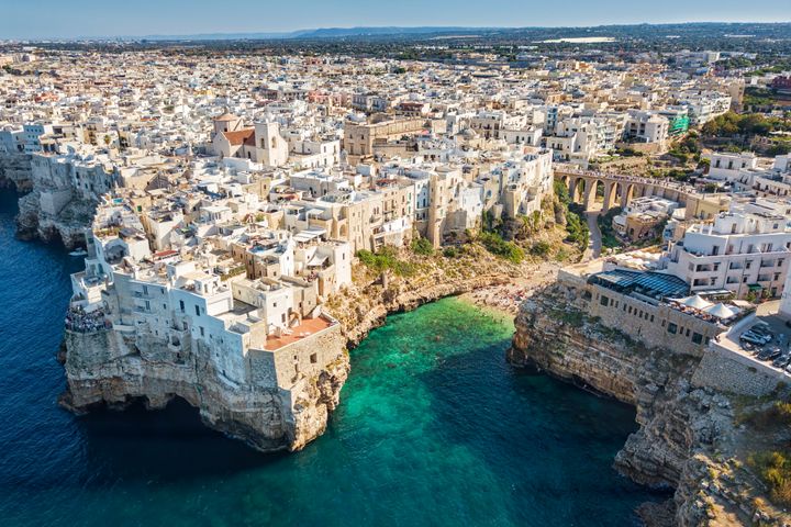 Uutuuskohteet Puglia ja Amalfin rannikko tuovat Italian helmet matkustajien saavutettaviksi