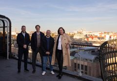 Kuvassa vasemmalta oikealle: Jarkko Niemikorpi, kaupallinen johtaja, Wirmax Oy; Joni Pitkäranta, osakas, Saari Partners;  Sampo Kautto, toimitusjohtaja, Wirmax Oy ja Hanna Henell, osakas, Saari Partners.