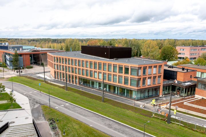 Puitteet kokeelliselle tutkimukselle tarjoava Kide valmistuu tahtituotannolla ja avautuu opiskelijoiden ja tutkijoiden käyttöön tammikuussa 2024. Kuva: Aalto-yliopisto / Mikko Raskinen