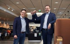 A-Insinöörien teollisuus- ja talotekniikan toimialajohtaja Sasu Karkiainen (oik.) ja yksikönjohtajana aloittava Sakari Mäenpää lupaavat, että A-Insinöörit pystyy jatkossa tarjoamaan sekä talonrakentamisen että teollisuuden toimijoille kattavat ja kehittyvät teollisuus- ja talotekniikan suunnittelupalvelut myös Pohjois-Suomessa. Kuva: A-Insinöörit