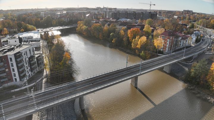 Aurajoen ratasilta ilmakuvassa lokakuussa 2024. Kuva: Väylävirasto