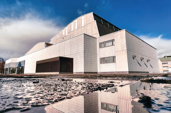 Kulttuurihistoriallisesti arvokkaan Jyväskylän teatteritalon peruskorjaus valmistuu ensi vuonna, kun arkkitehti Alvar Aallon kuolemasta tulee 50 vuotta.
