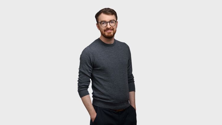 "Automaatiotekniikan osaaminen antaa hyvän perustan myös turvallisuuskriittisten kohtien tunnistamiseen monimutkaisissa tuotantoympäristöissä", A-Insinöörien uutena teknisen turvallisuuden asiantuntijana aloittanut Mikael Peltonen sanoo.