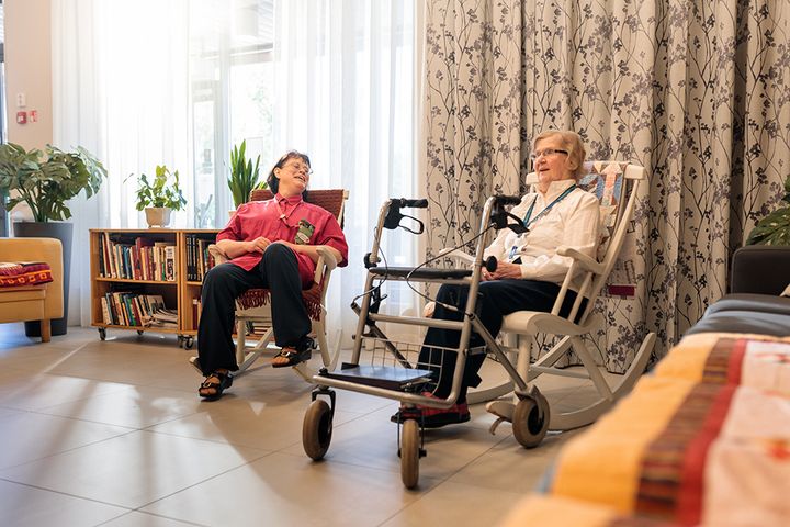Maakuntien tilakeskuksen tuottama konsepti on koottu laajassa yhteistyössä hyvinvointialueiden ja asumispalveluiden asiantuntijoiden kanssa. Konsepti on julkaistu Maakuntien tilakeskuksen Oma tila -portaalissa. Kuvituskuva: