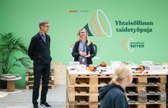Kauppakeskusjohtaja Olli Lehtoaro ja vastuullisuuspäällikkö Katariina Ekman avasivat ensimmäisen työpajan.