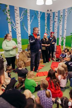 Siemens Osakeyhtiö järjesti lapsiperheille joulujuhlan Espoossa, yhteistyössä Commun kanssa. Kuvaajana Jouni Kuru.