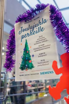 Siemens Osakeyhtiö järjesti lapsiperheille joulujuhlan Espoossa, yhteistyössä Commun kanssa. Kuvaajana Jouni Kuru.