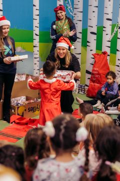 Siemens Osakeyhtiö järjesti lapsiperheille joulujuhlan Espoossa, yhteistyössä Commun kanssa. Kuvaajana Jouni Kuru.