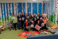 Siemens Osakeyhtiö järjesti lapsiperheille joulujuhlan Espoossa, yhteistyössä Commun kanssa. Kuvaajana Jouni Kuru.