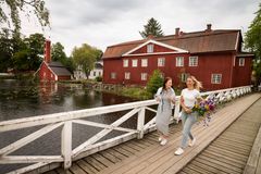 Loviisassa voi nyt pyytää ja antaa apua Commu -sovelluksella, esimerkiksi vertaistukea ja juttuseuraa.