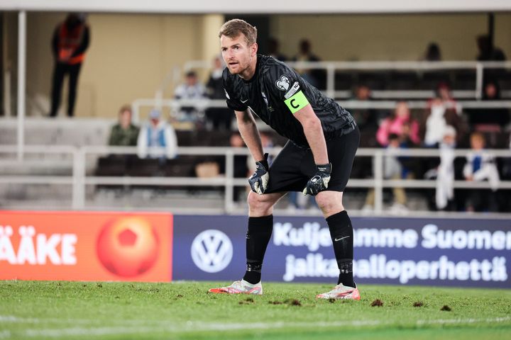 Lukas Hradecky.