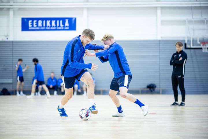 Suomen joukkue valmistautuu Espanja-otteluihin Eerikkilässä.