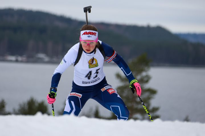 Heidi Kuuttisen (kuva) lisäksi Suomea naisia IBU-cupin avauskilpailuissa edustavat Emilia Irvankoski, Sofia Joronen, Venla Lehtonen, Seela Peuralahti, Daria Virolainen ja Frida Achrén.