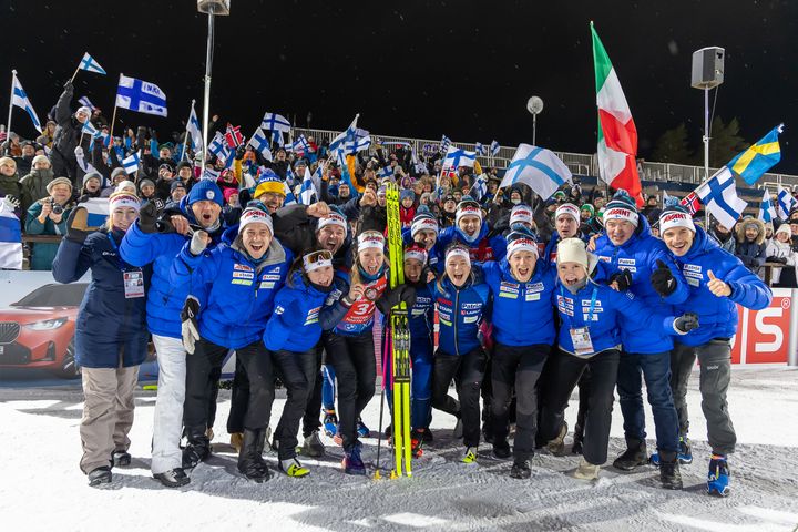 Sinivalkoista iloa ampumahiihdon maailmancup-kauden 2024-25 avauksessa Kontiolahdella, kun Suvi Minkkinen sijoittui kolmanneksi.