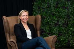 FiBANin toimitusjohtaja Tiina Laisi-Puheloinen on entinen startup-yrittäjä ja reservin majuri, joka on löytänyt enkelisijoittajan FiBANin verkostona kautta.