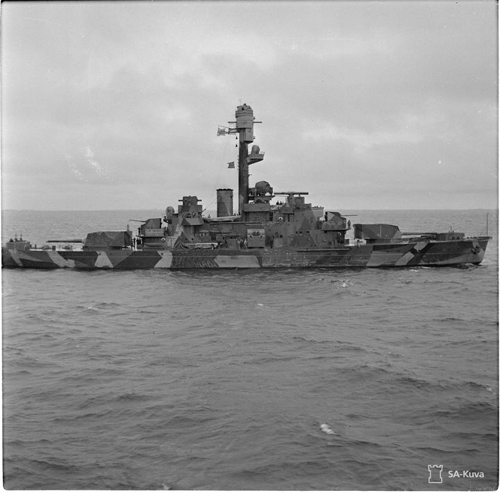 Panssarilaiva Ilmarinen 18. elokuuta vuonna 1941, alle kuukausi ennen uppoamistaan.