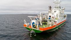 Research Vessel Aranda deploying a Benthic Lander into the sea.