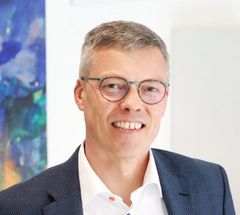 Lignum Medical Oy:n perustaja, professori ja synnytys- ja naistentautien erikoislääkäri Tomi Mikkola