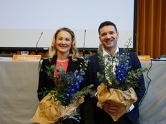 Kokoomuksen eurovaaliehdokkaat Susanna Kisner (Pohjois-Pohjanmaa) ja Ted Apter (Helsinki).