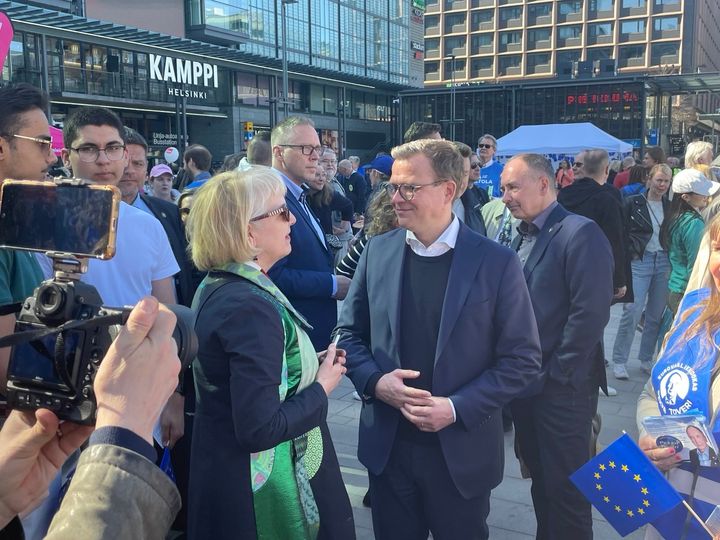 Kokoomuksen puheenjohtaja Petteri Orpo avasi puolueen eurovaalikampanjan Helsingin Narinkkatorilla lauantaina.