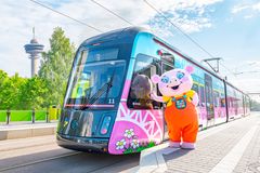 Viime kesänä Särkänniemeen kulki ratikka numero 3, mutta tästä kesästä alkaen Särkänniemen ratikkapysäkille päästään ratikkalinjalla 1.