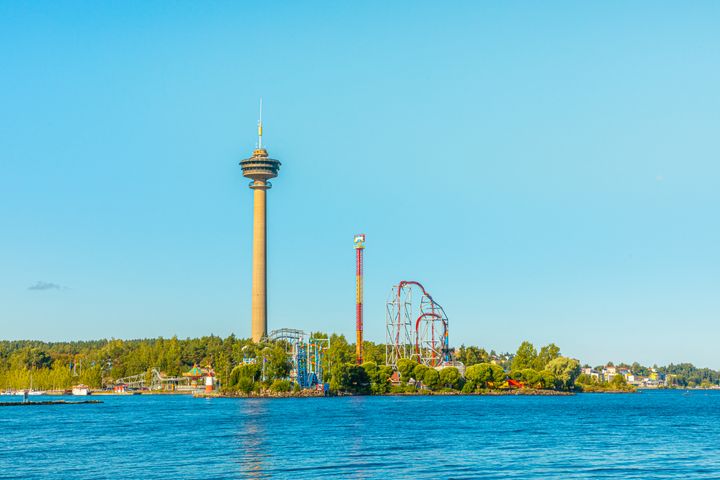 Särkänniemen siluetti muuttuu ensi vuonna merkittävästi, kun Näsijärven rannalle rakentuu uusi koko perheen vuoristorata.