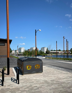 Jätteiden kierrätyspiste Oulun asuntomessualueen pienvenesatamassa