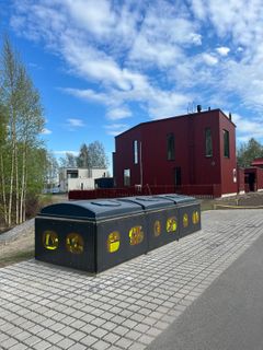 Oulun asuntomessualueen viihtyisyyttä lisäävät toimivat, turvalliset ja katseen kestävät jätteiden kierrätyspisteet. Kuva: Harri Leppänen, Molok Oy