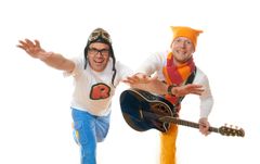 Robin Hund & Hans glada orkester aka Tomas Järvinen (Robin Hund) och Henrik Strang (Bob Katt).