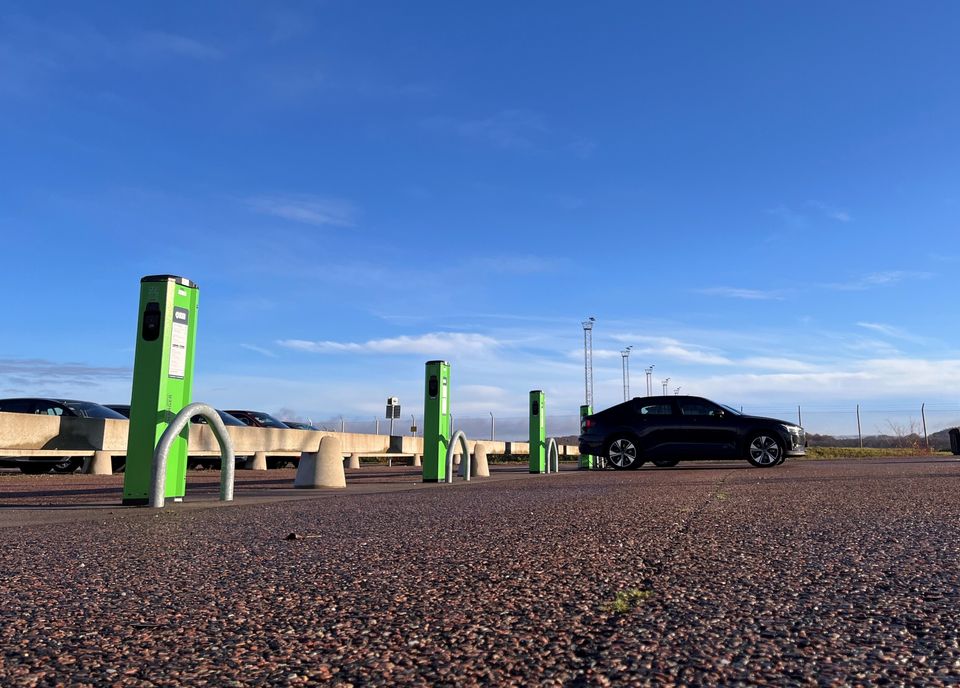 Ruotsin suuret lentokentät ottavat käyttöönsä Virran sähköautojen ...