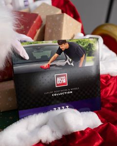 Autoglymin kattava Luxury Bodywork & Wheels Collection -lahjapakkaus sopii erityisesti autoharrastajille.