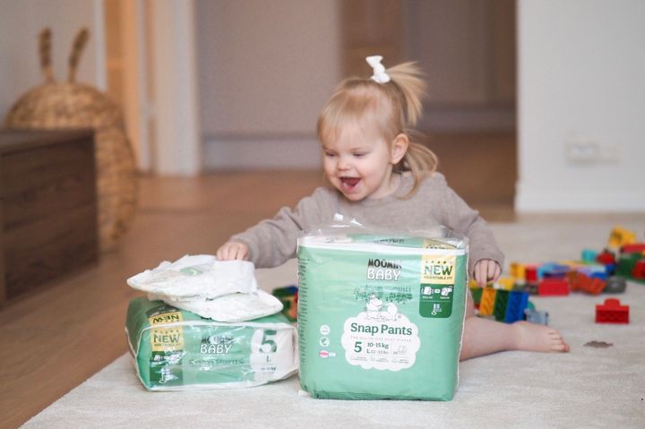 Uudet Moomin Baby Snap Pants -housuvaipat valmistetaan innovatiivisesti Delipapin Tammisaaren tehtaassa